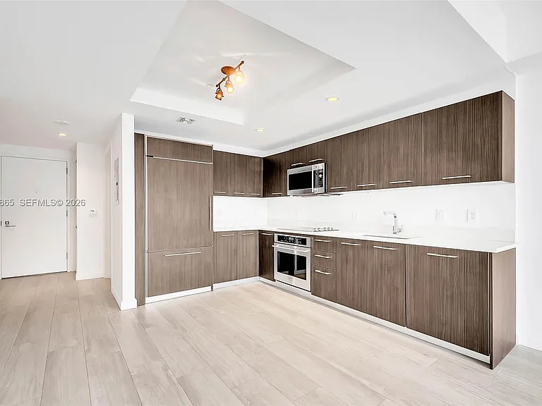 55 SW 9th St #3104 — Photo 11