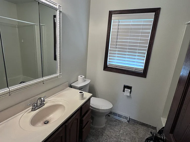 Upstairs full bathroom