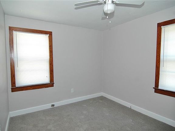 5th image of 10 Aylwin Cres APT 1