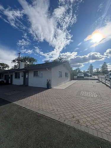 1260 Brinkby Ave Photo 1