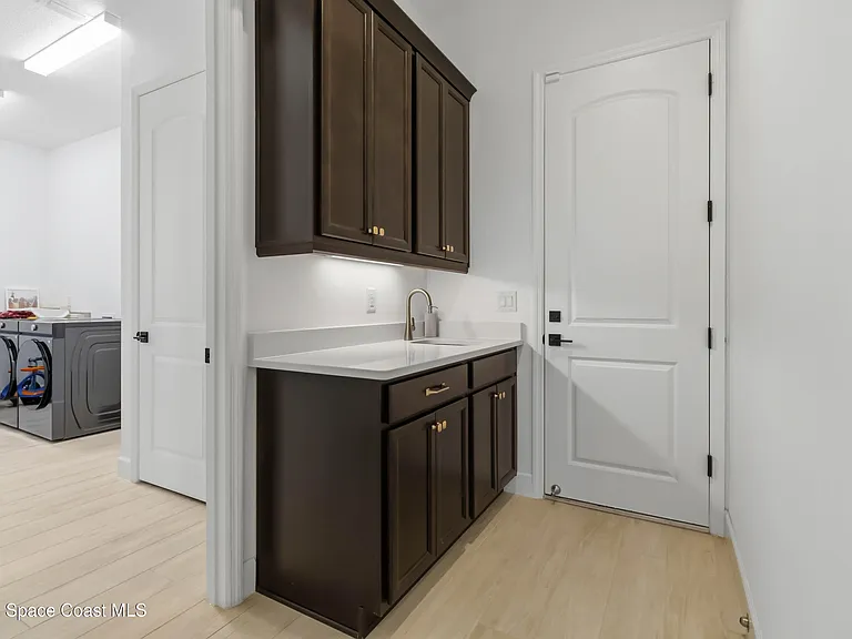 3256 Kamin Dr — Photo 15