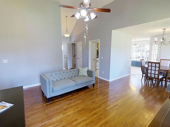 3rd image of 300 Dorchester Dr