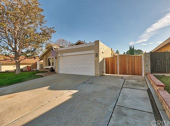 2nd image of 22918 Magnolia Glen Dr