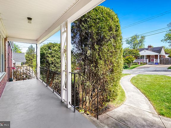 5th image of 1615 Parham Pl