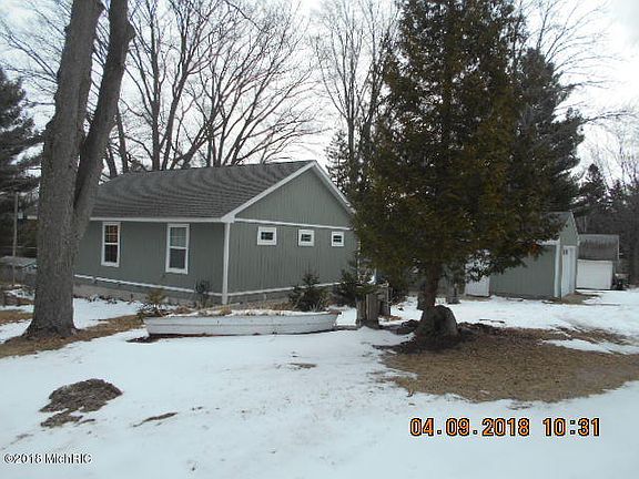 2nd image of 3168 N Pere Marquette St