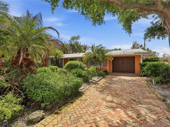 1038 NE Hansen Ter, Jensen Beach, FL 34957