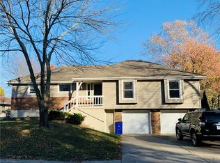 511 SE Granada St, Lees Summit, MO 64063