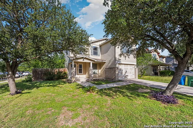 3 bed, 2.5 bath, 1879 sqft, $2,400 — Photo 3