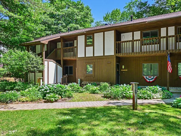 6865 Pinebrook Dr Unit 12, Bellaire, MI 49615