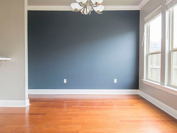 5th image of 18125 Pinehurst Dr