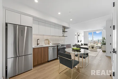 953 Dean St Photo 1