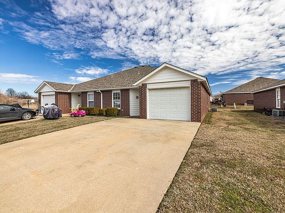 3rd image of 2805 Trailwood Dr #1976332E5