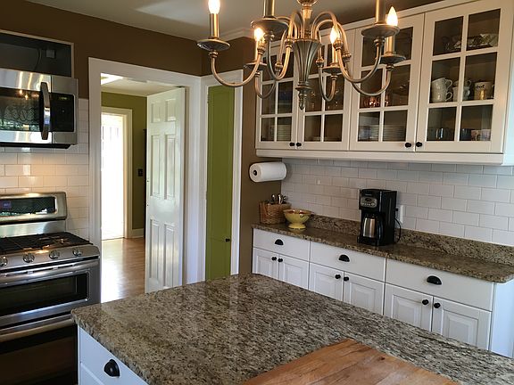 4th image of 1233 Cambridge Dr