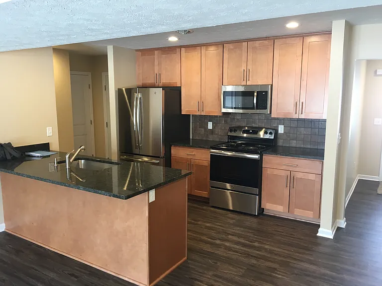 Parkview Apartments & Townhomes — Photo 11