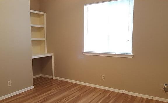 5th image of 1307 Bonnie Brae St