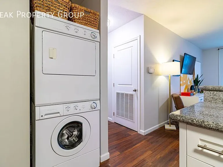250 Chittenden Ave — Photo 37