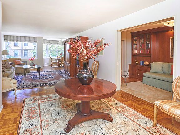 5th image of 955 Madison Ave #4D