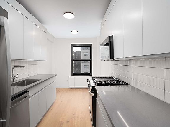 2nd image of 56 7th Ave APT 10A
