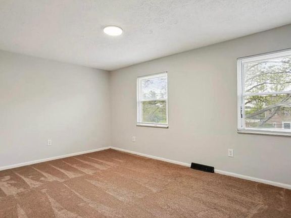 3rd image of 5554 Chatford Dr #5554