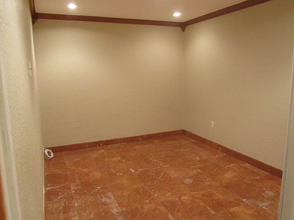 4th image of 9309 SW 221st St