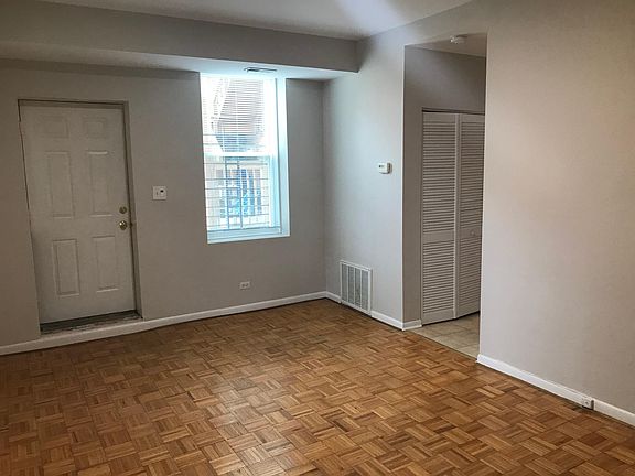 5th image of 1322 N Wolcott Ave