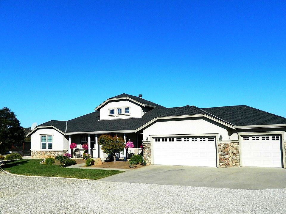 1st image of 390 Bridlewood Ln