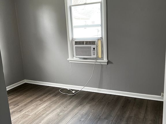 4th image of 101 Potts St