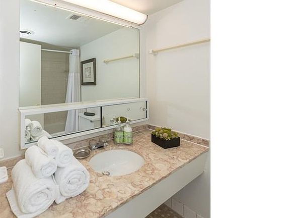 3rd image of 7098 Fernwood St