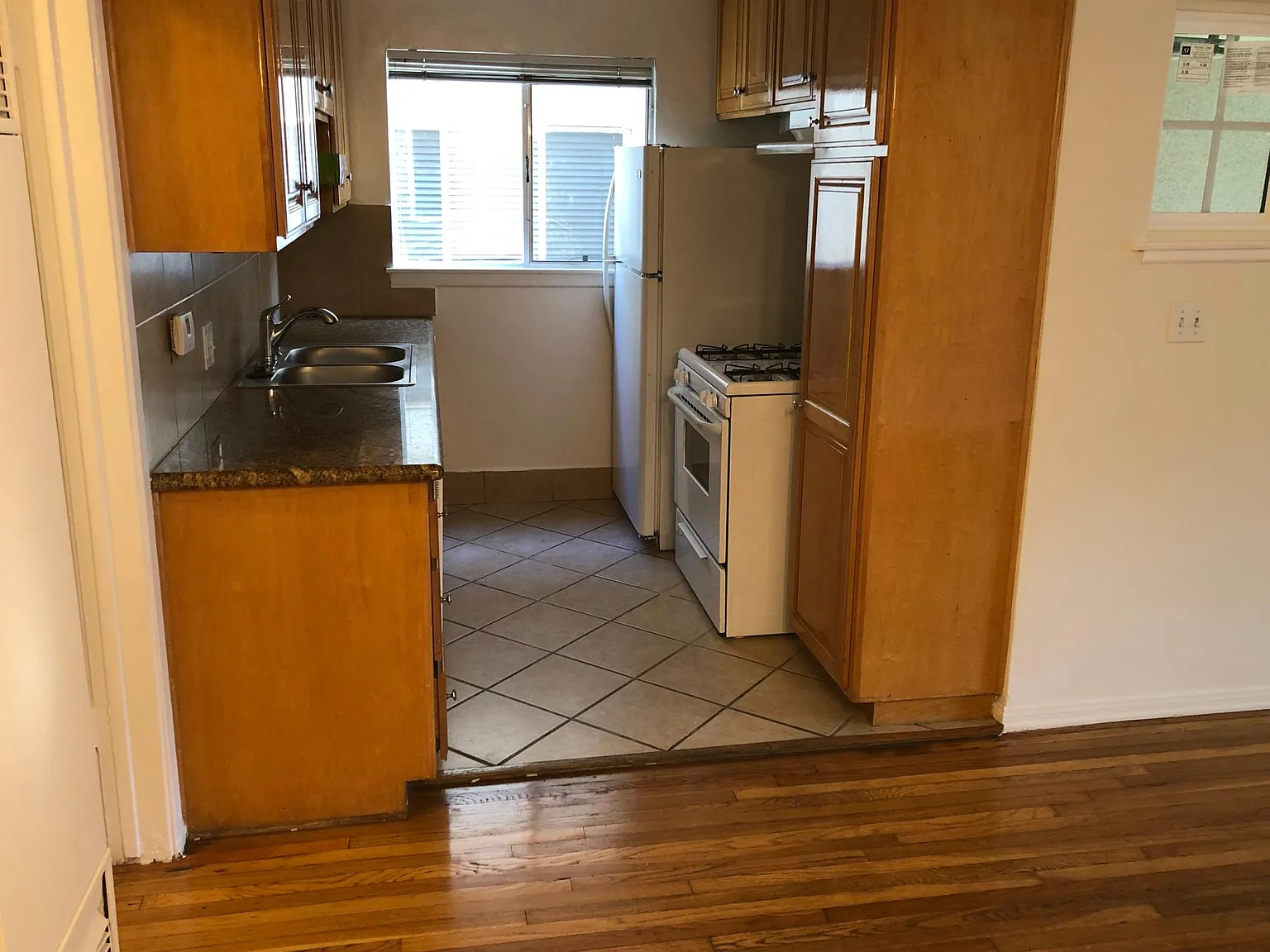260 S Doheny Dr — Photo 4