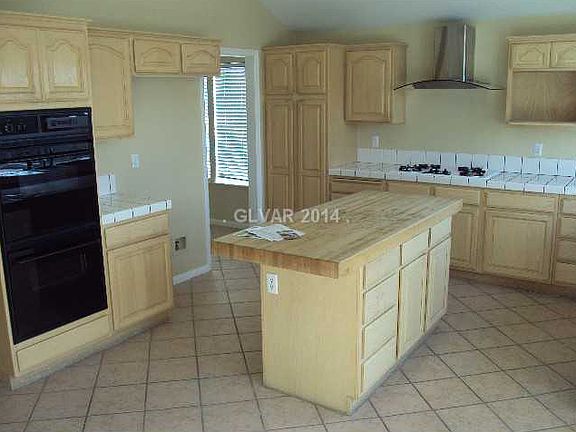 3rd image of 8117 Tropic Isle Cir