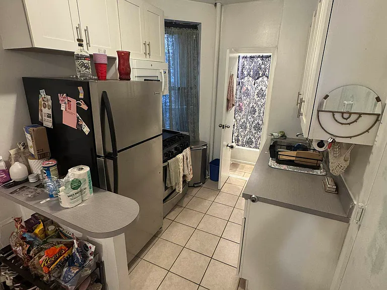 401 E 91st St #10 — Photo 9