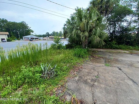 2nd image of 1055 SW CASTLE HEIGHTS Terrace