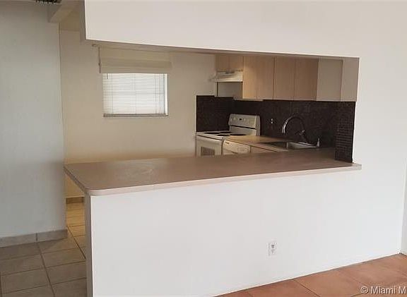 3rd image of 3545 NE 166th St APT 202