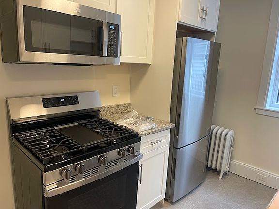 2nd image of 77 Sacramento St #6