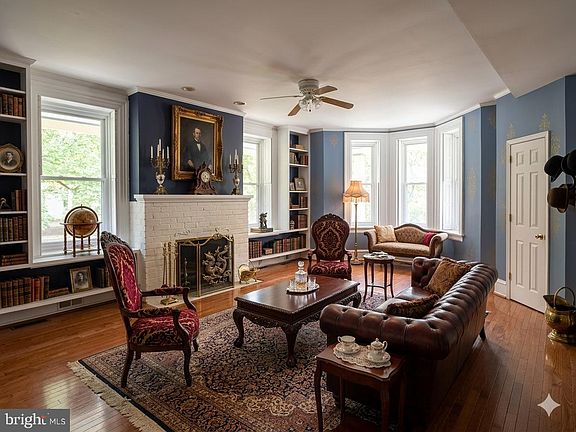 2nd image of 519 Walnut Ln #1