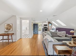 30 Graves Ave #B, Northampton, MA 01060