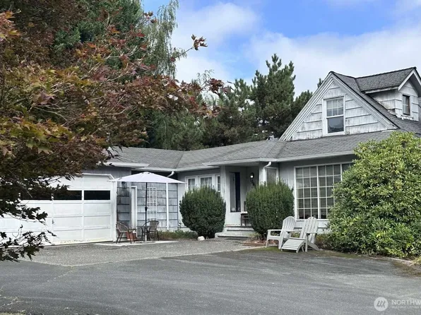 16414 104th Avenue NE, Bothell, WA 98011