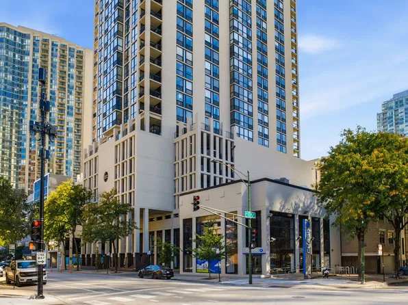 1122 N Clark St APT 3202, Chicago, IL 60610