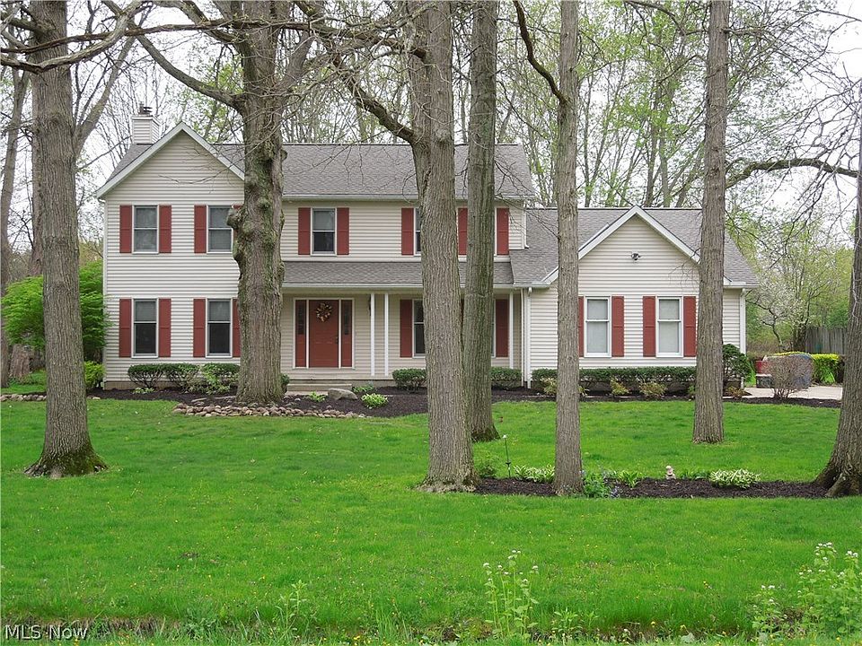 1st image of 32 Indian Hills Dr