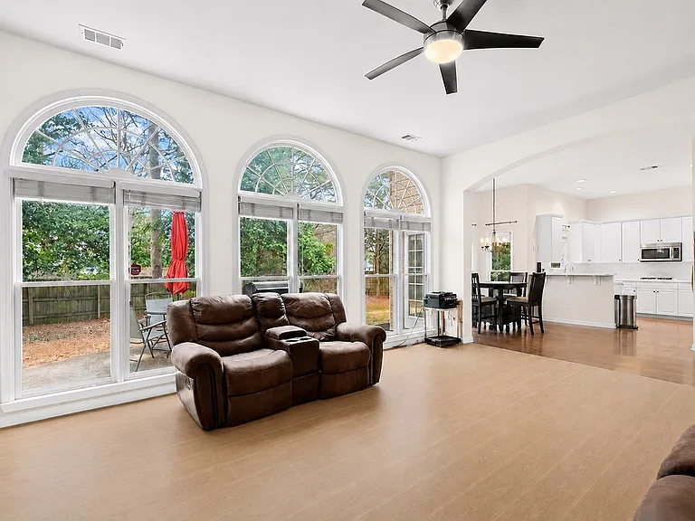 2208 Snug Hbr NE — Photo 22