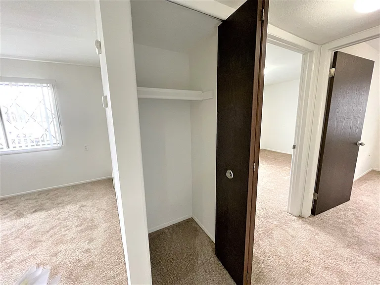Charter Oaks Apartments — Photo 212