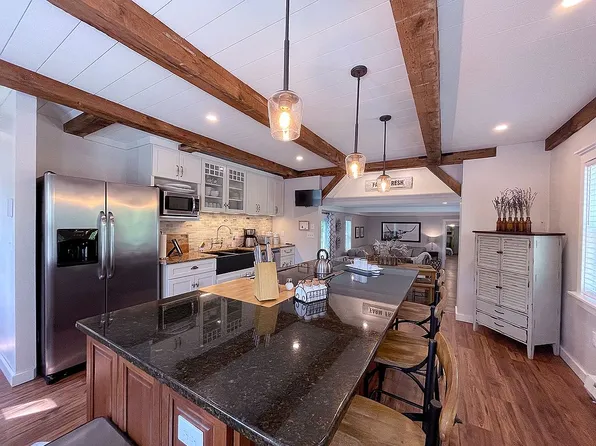 9 Old Mountain Rd, Moultonboro, NH 03254