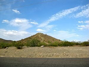 2nd image of 1118 E Tonopah Dr