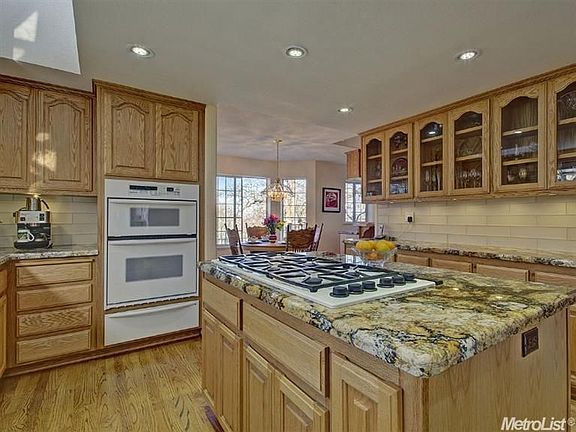 5th image of 668 Knight Ln