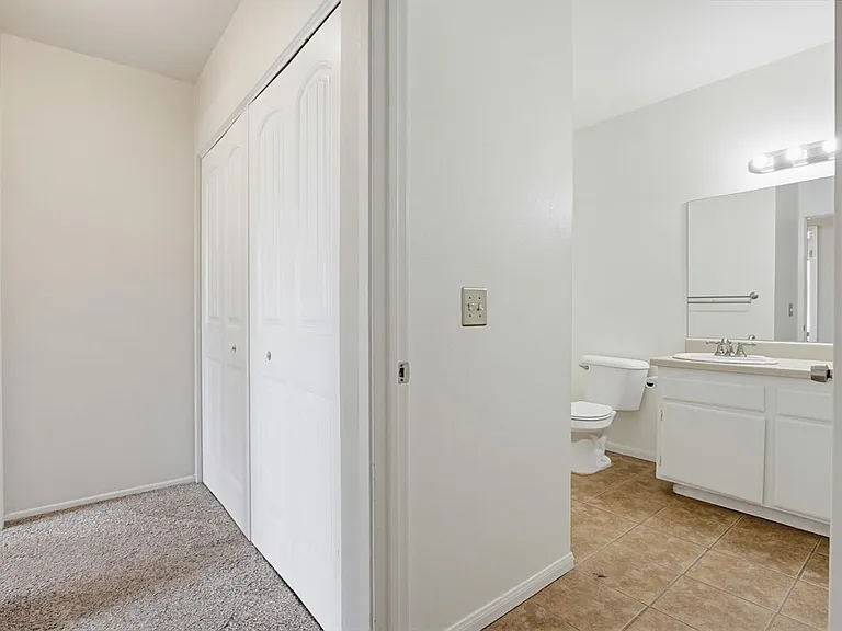 512 Sandalwood Pl — Photo 21