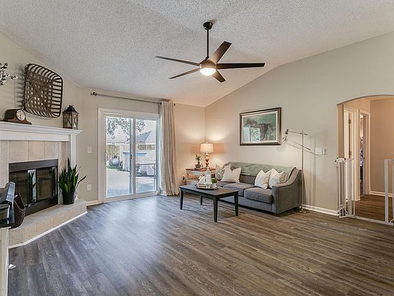 3rd image of 2566 Glenfield Dr