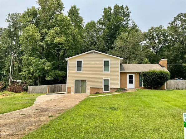 2082 Chestnut Log Dr, Lithia Springs, GA 30122