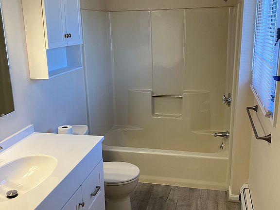 4th image of 114 Lyon Ave #114