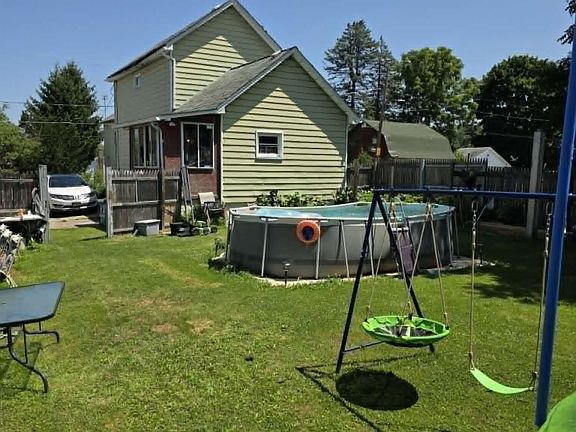 4th image of 37 Sand St