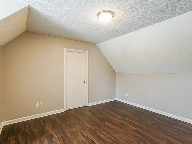 1506 Ashlawn Dr — Photo 15